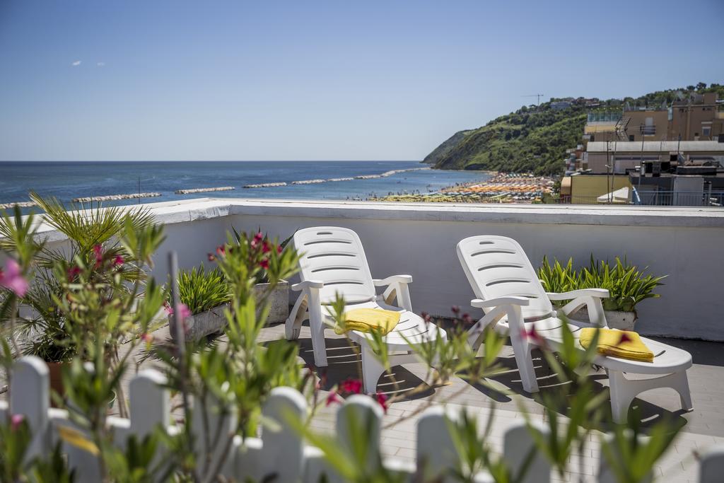 Hotel Nobel Gabicce Mare Exteriér fotografie